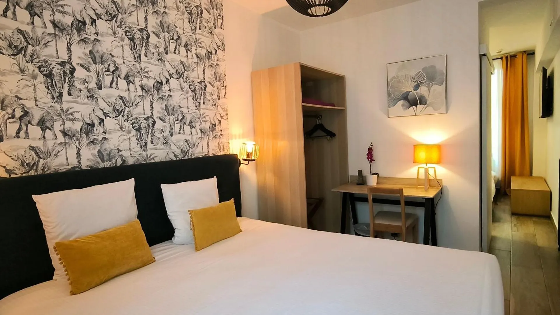 Hotel Le Twelve Paris