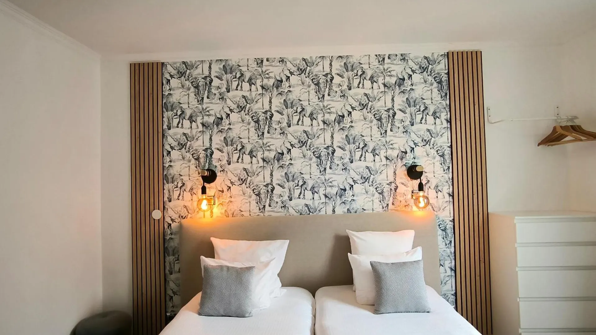 Hotel Le Twelve Paris